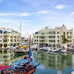 Benal 1 Bdr With Excellent Location *