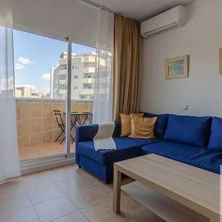Benal 1 Bdr With Excellent Location *