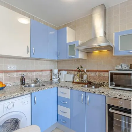 Benal 1 Bdr With Excellent Location * Benalmadena