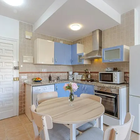 Benal 1 Bdr With Excellent Location Apartment *